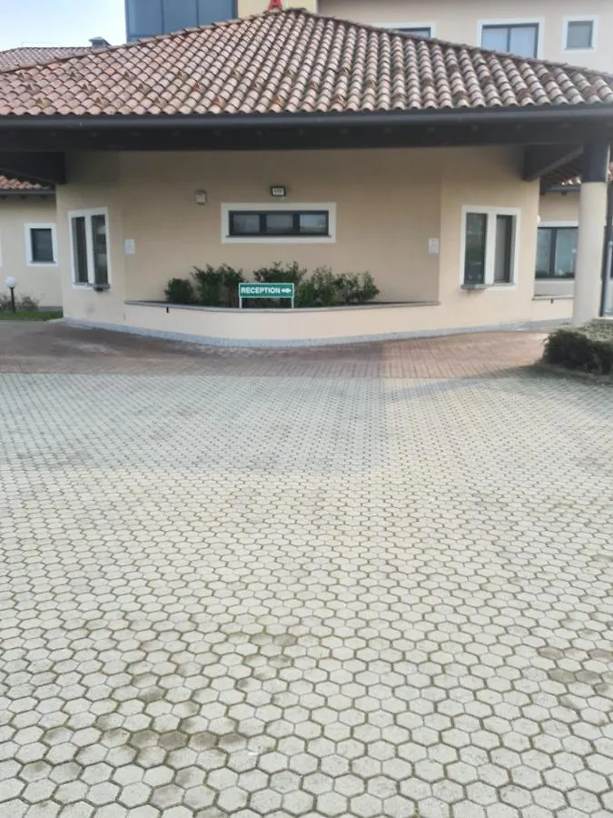 Elysium Hotel Raya Mediglia