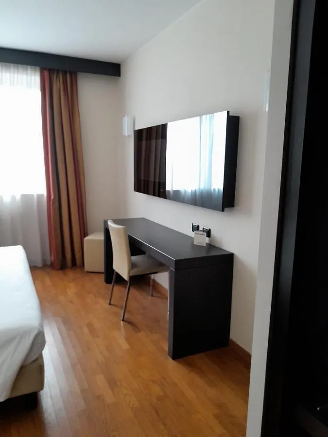 Elysium Hotel Raya Mediglia Italien