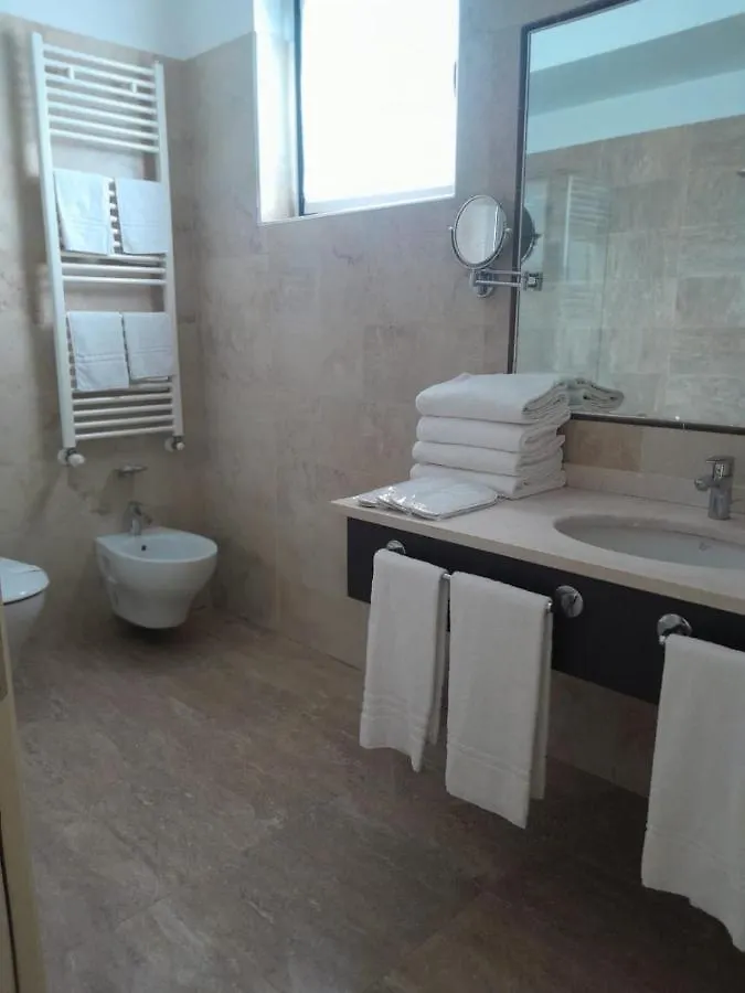 Elysium Hotel Raya Mediglia