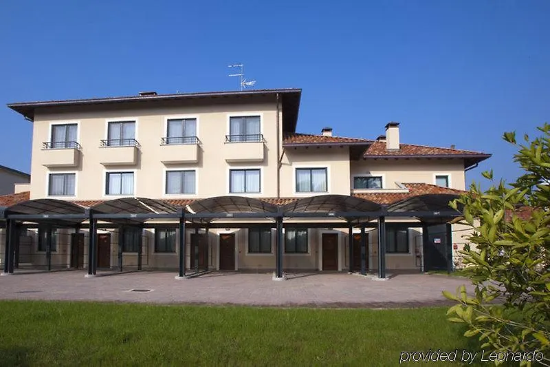 Elysium Hotel Raya Mediglia