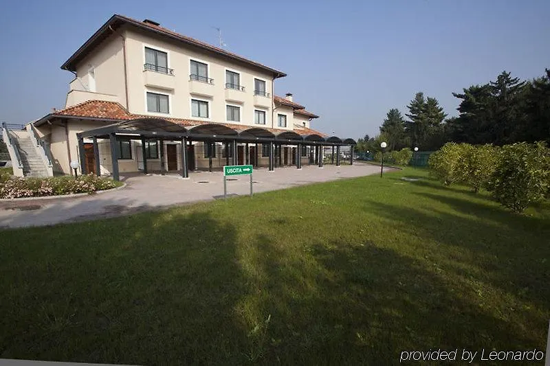 Elysium Hotel Raya Mediglia 4*,