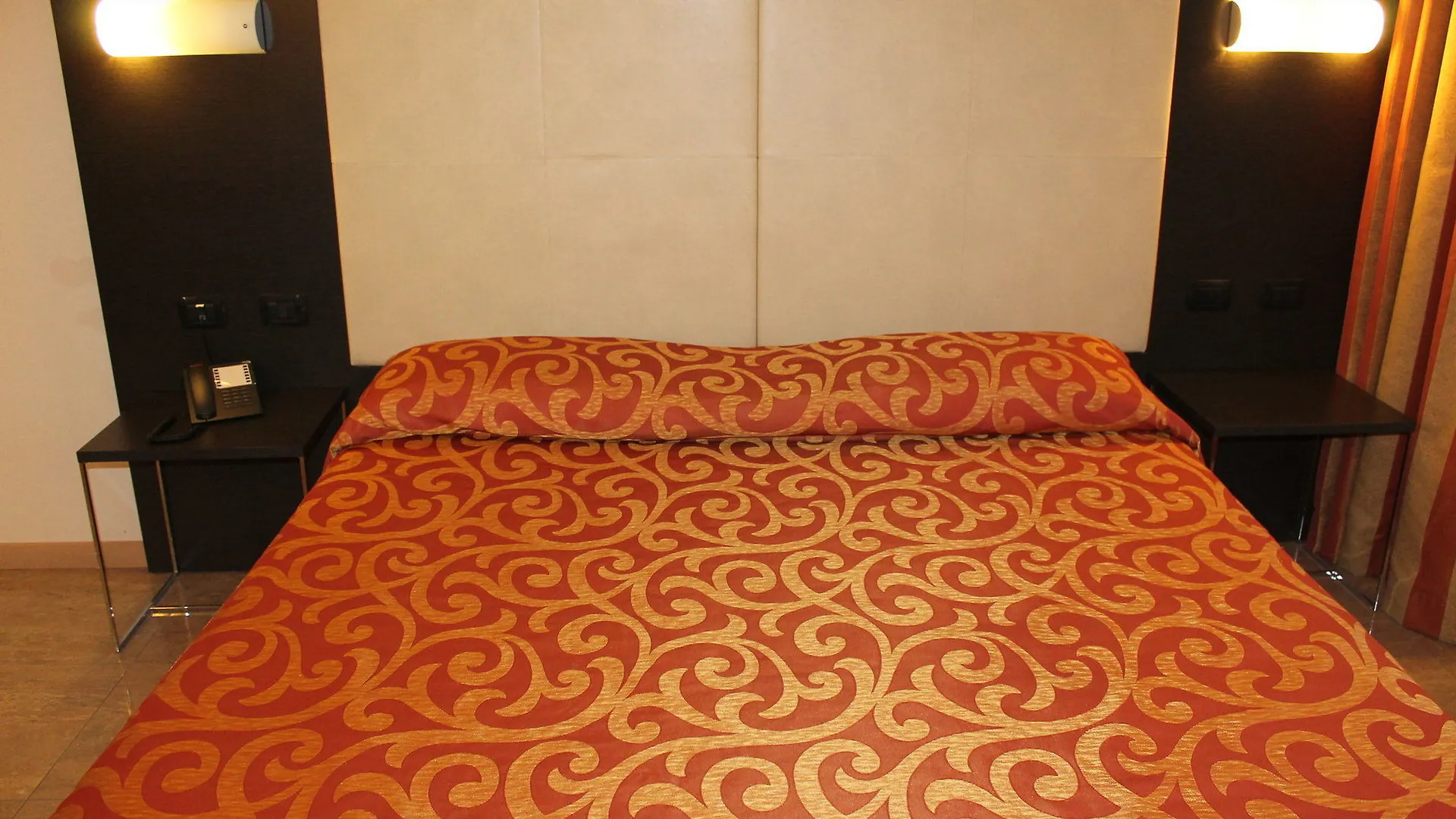 Elysium Hotel Raya Mediglia