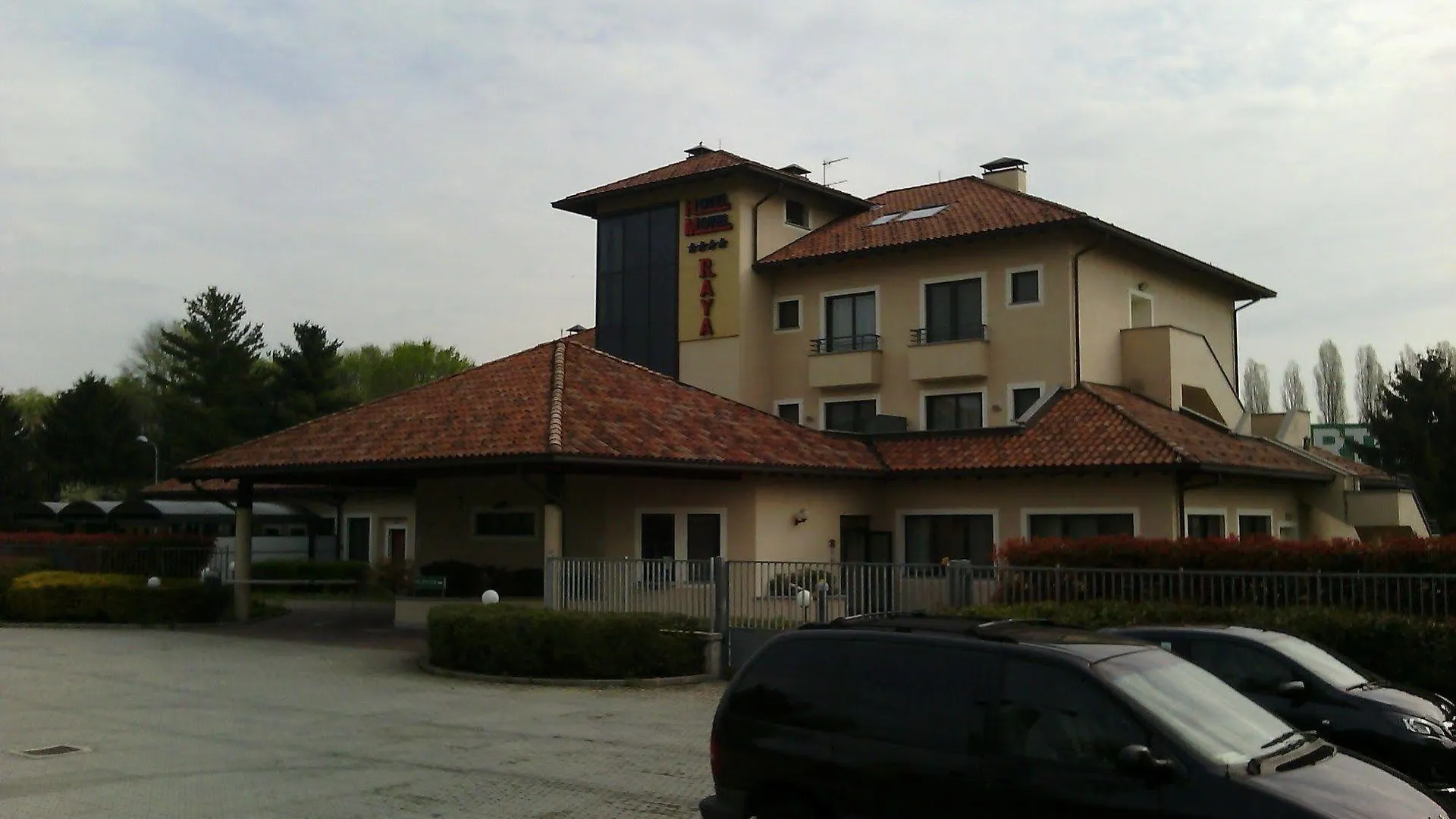 Elysium Hotel Raya Mediglia