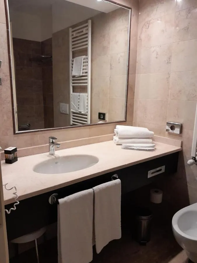 ****  Elysium Hotel Raya Mediglia Italia