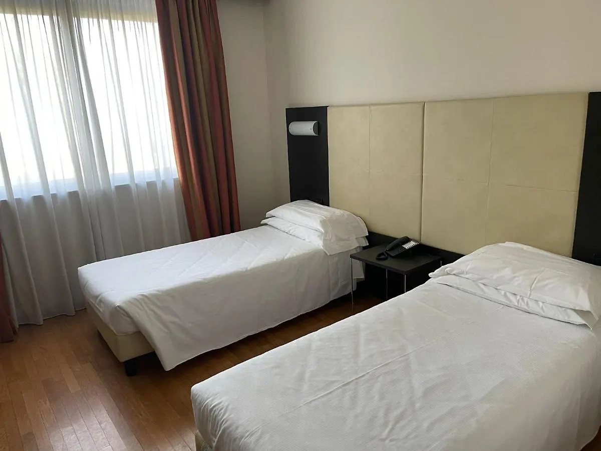 Elysium Hotel Raya Mediglia