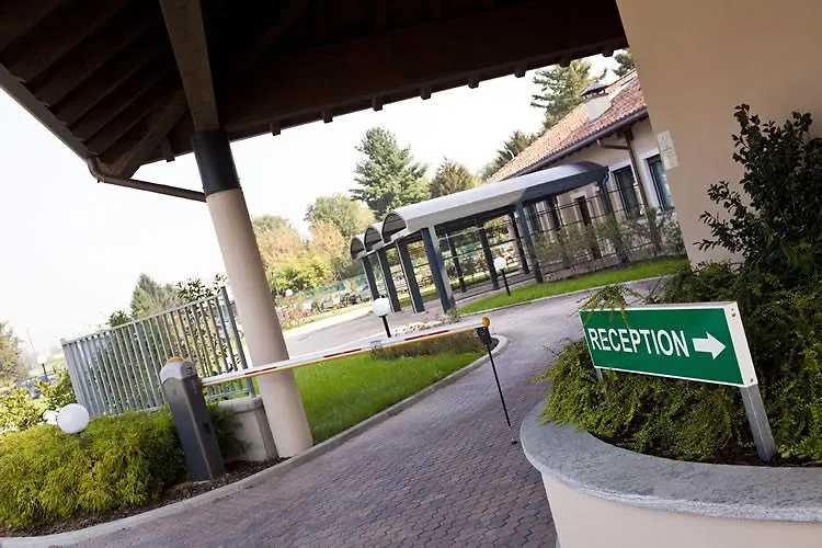 Elysium Hotel Raya Mediglia 4*,  Italia