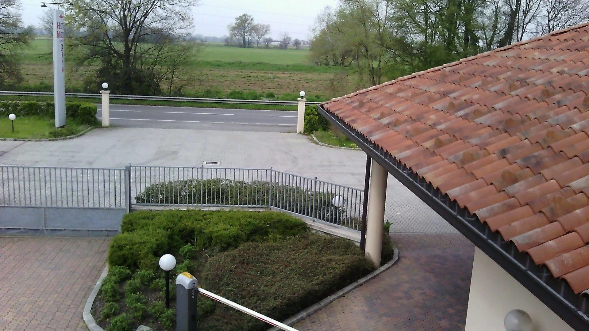 Elysium Hotel Raya Mediglia 4*,  Italia